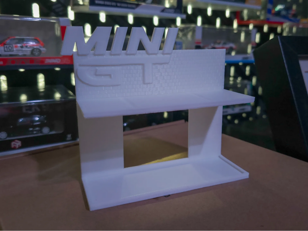 Mini GT Halter Display